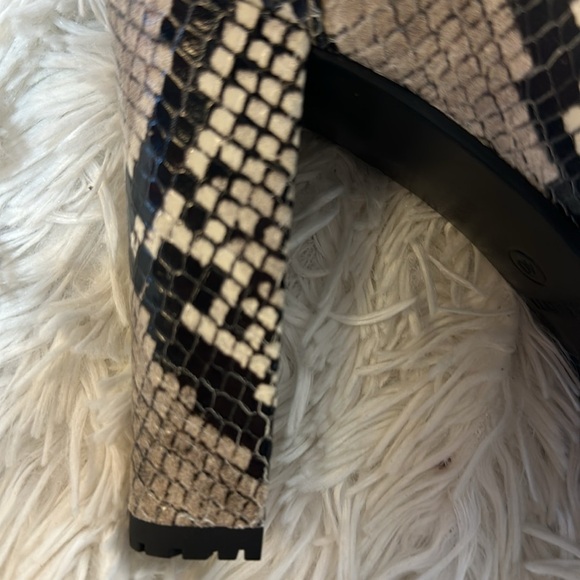 ALLSAINTS Sarris Bootie Color: NUDE SNAKE PRINT LEATHER, Size 9M, $348.00 NWB - Picture 5 of 9